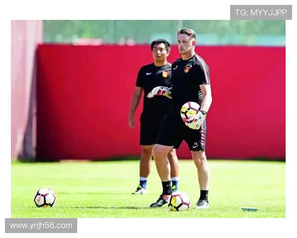 上海足球队心理素质深度对比分析与表现影响探讨